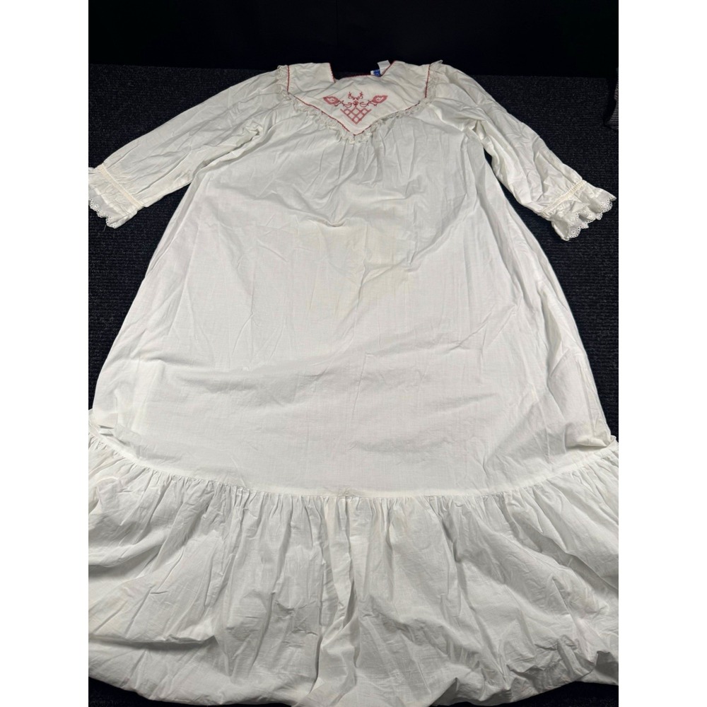 Vintage Lanz of Salzburg Nightgown S 100% Cotton USA White Red Embroidered Lace